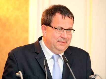 Ministr průmyslu a obchodu Jan Mládek podpoří export českých technologií do Kazachstánu a prohlédne si budoucí pavilon na EXPO 2017 v Astaně