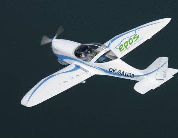 S revolučním efektivním letounem dorazí do Astany český důvtip a um